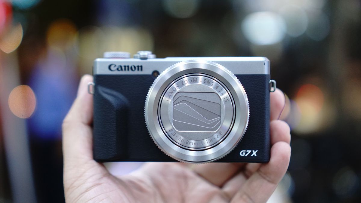 Máy ảnh quay phim chất lượng tốt nhất nên dùng là Canon G7X mark III